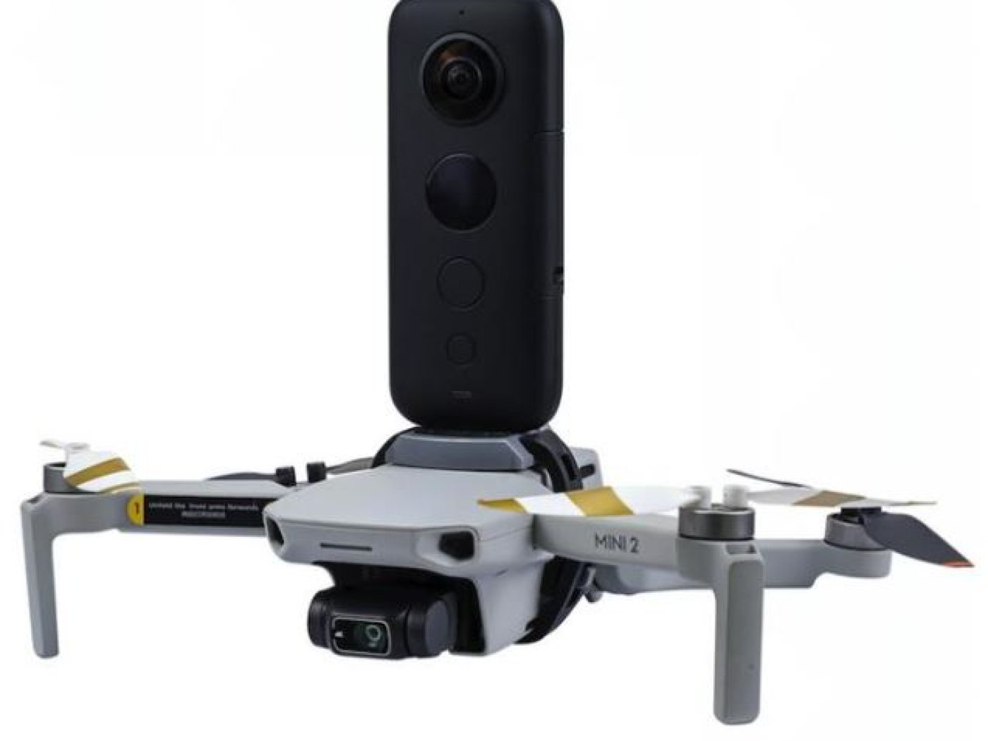 Univerzální adaptér pro připevnění akční kamery na dron