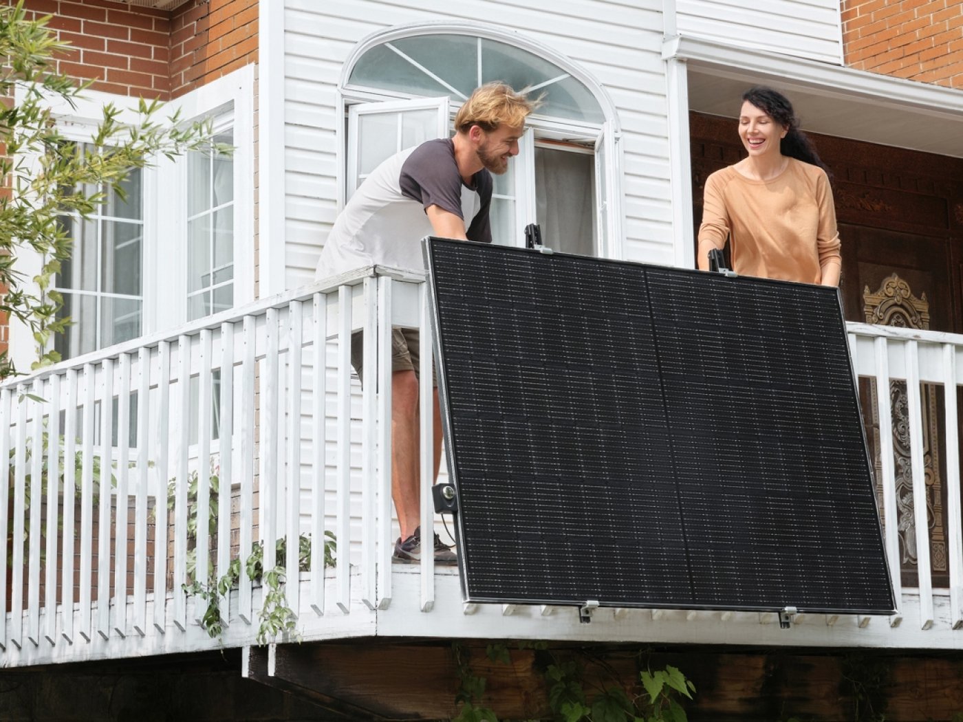 Konstrukce na zavěšení solárního panelu EcoFlow