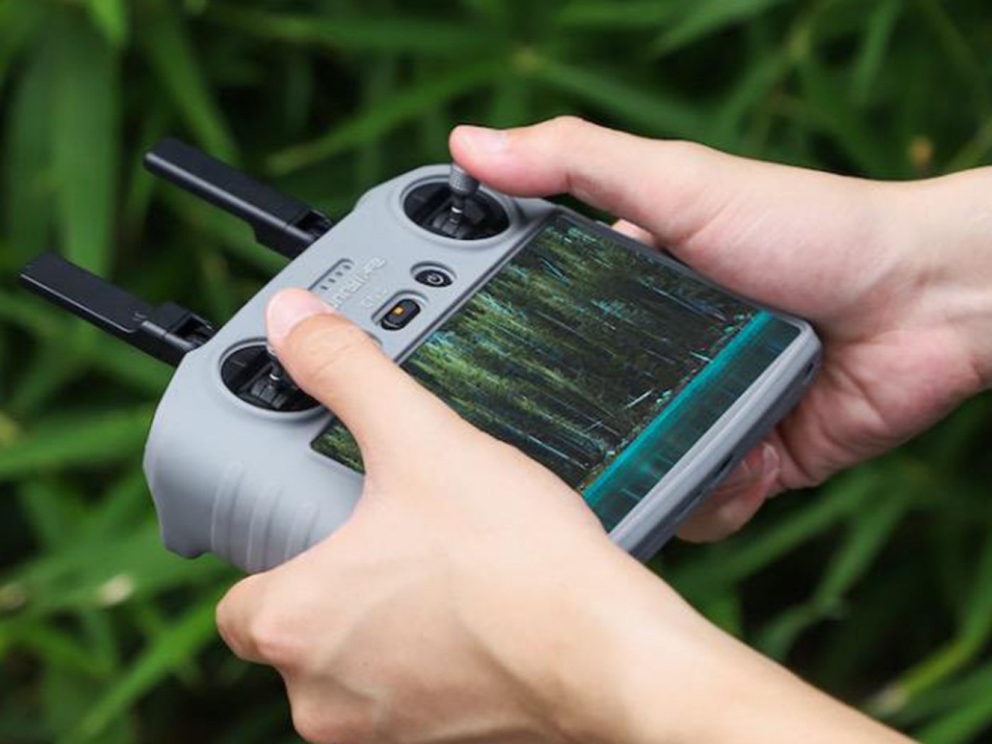 Šedý silikonový kryt na DJI RC 2