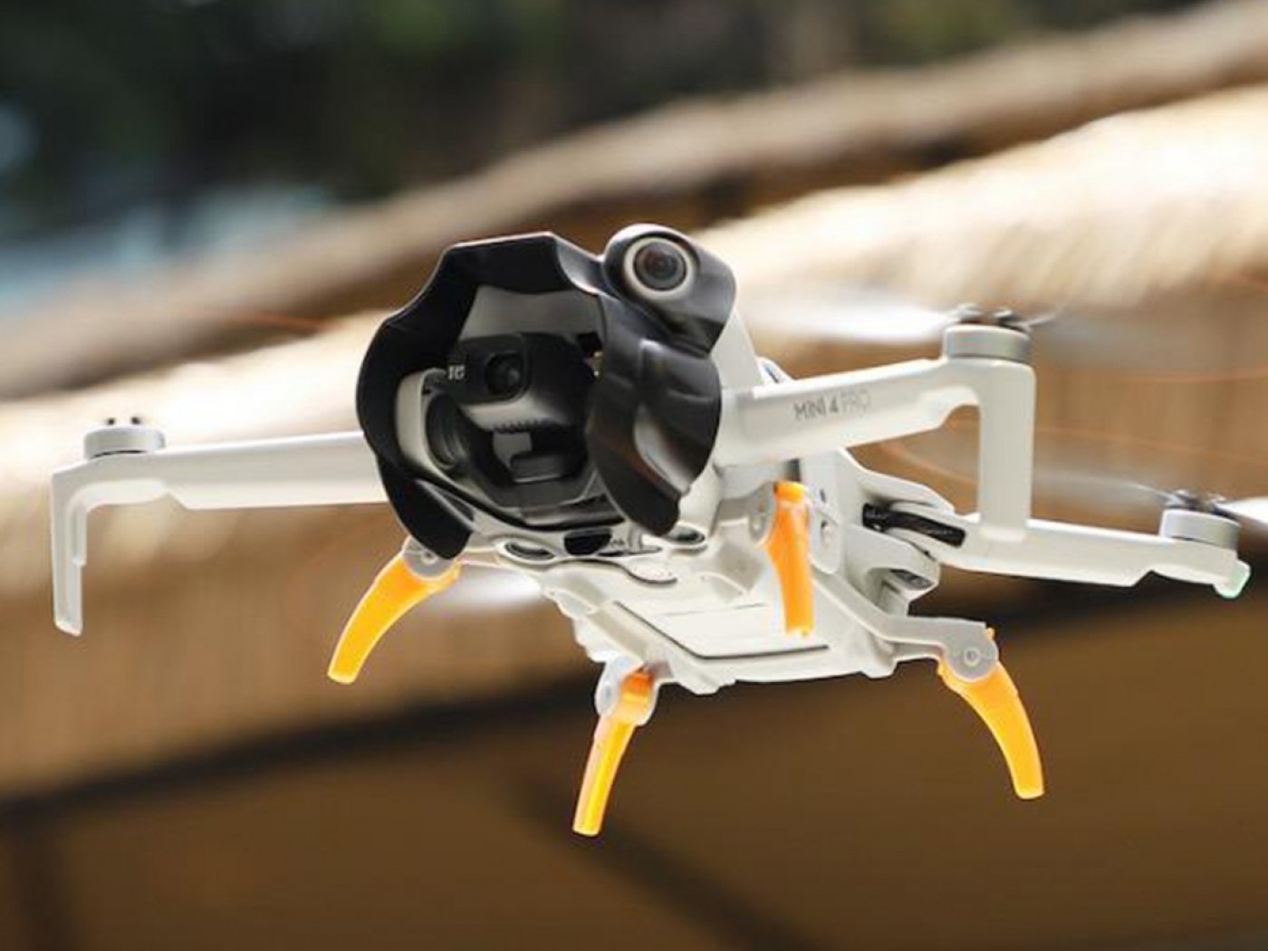 Šedá sluneční clona na objektiv dronu DJI Mini 4 Pro