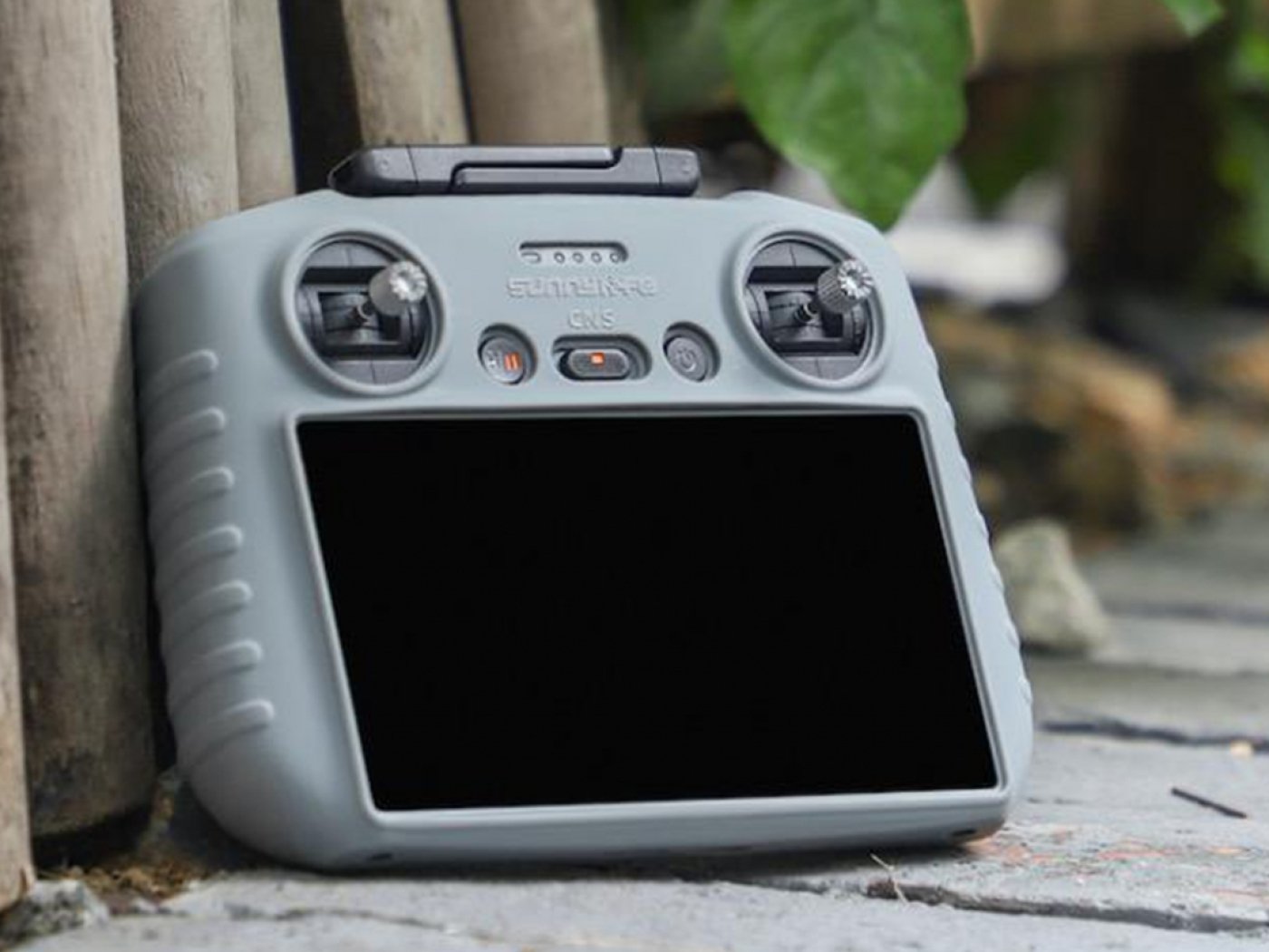 Šedý silikonový kryt na DJI RC 2