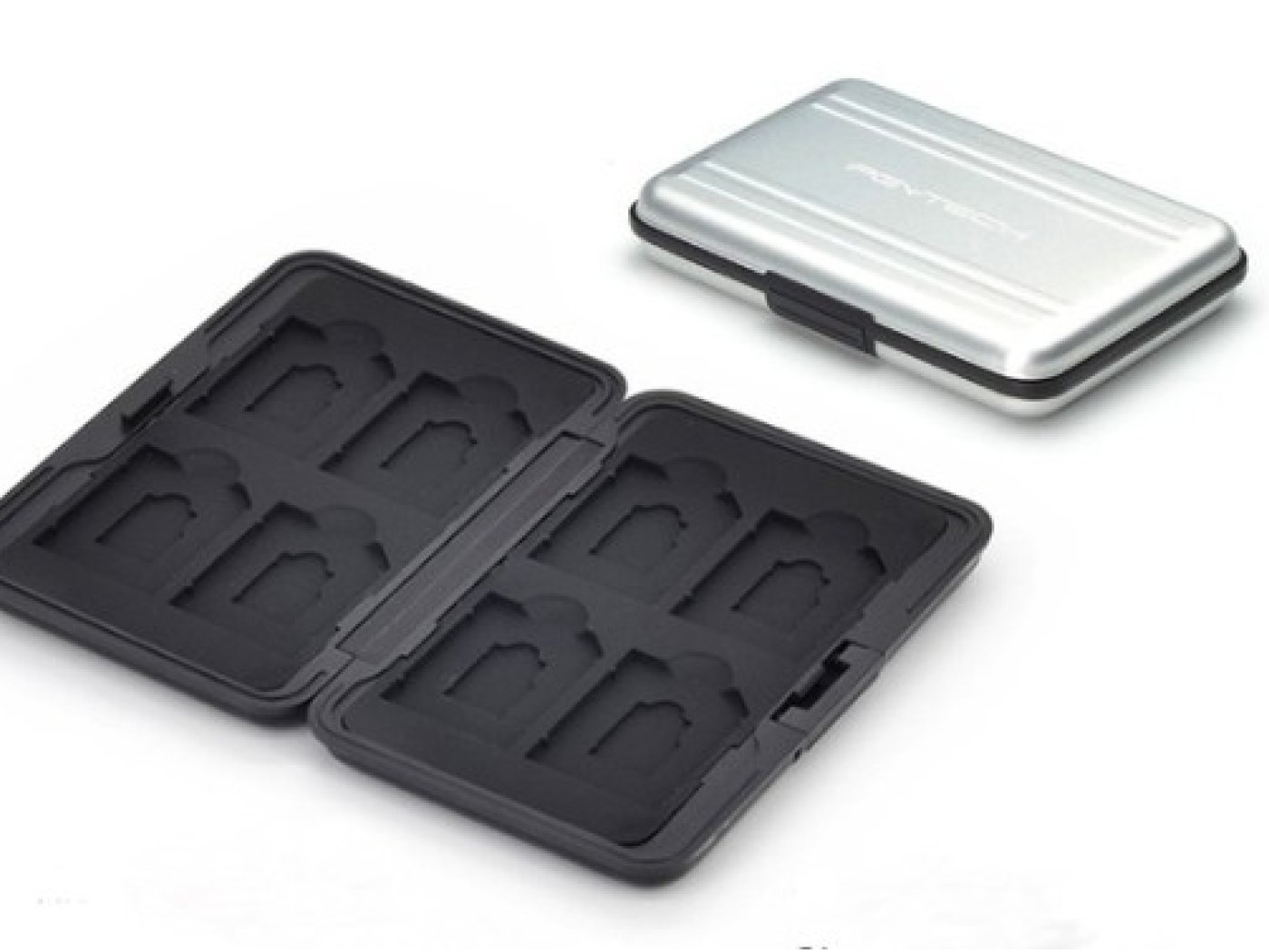 Pouzdro na 4 paměťové karty