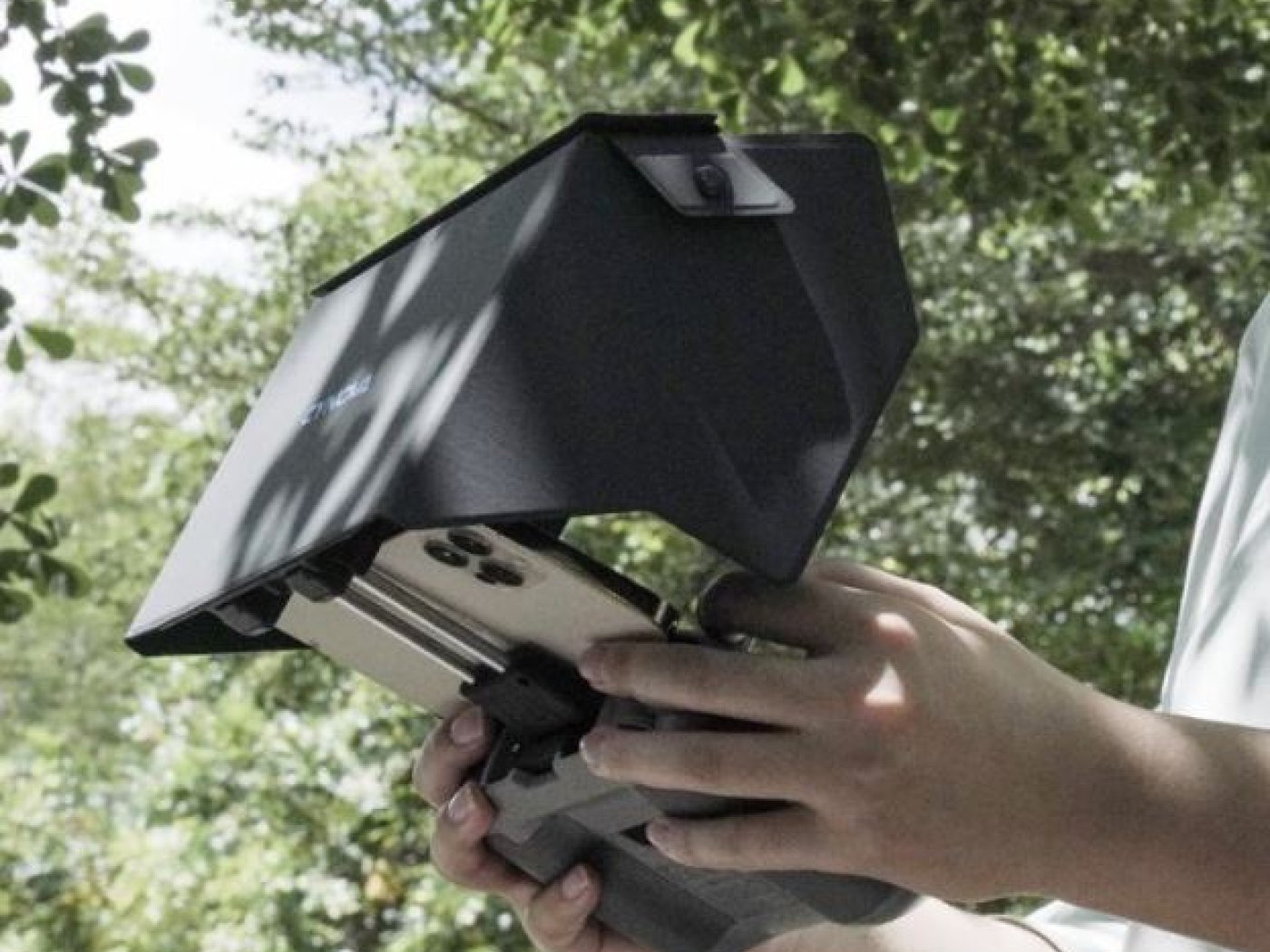 Cynova sluneční clona na dálkový ovladač