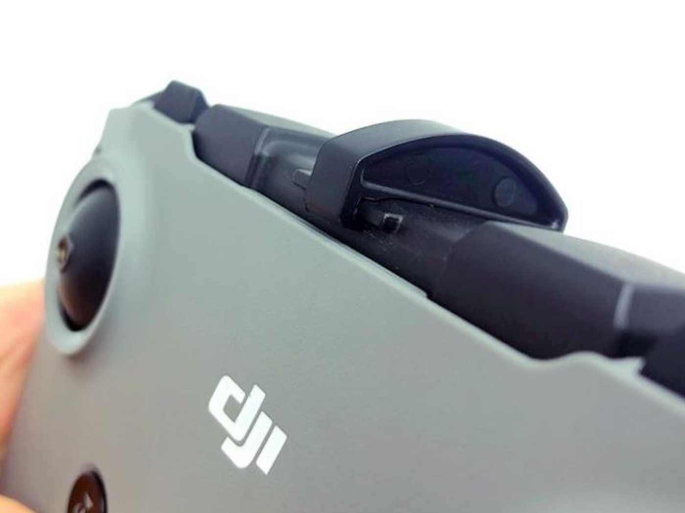 Úchyt k držáku telefonu na dálkovém ovladači