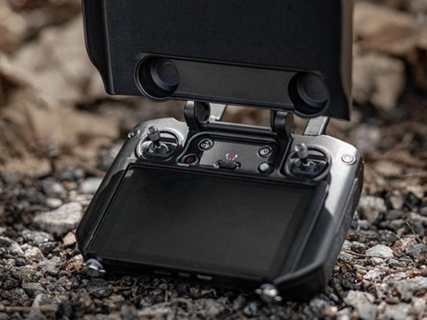 2v1 černý kryt a sluneční clona na DJI RC Pro